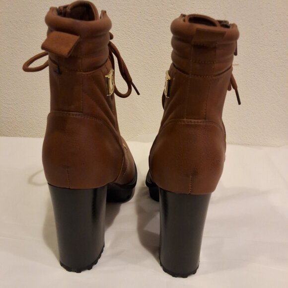 GBG Los Angeles Brown Boots NWOT High Heeled Combat Size 10M - Picture 9 of 13